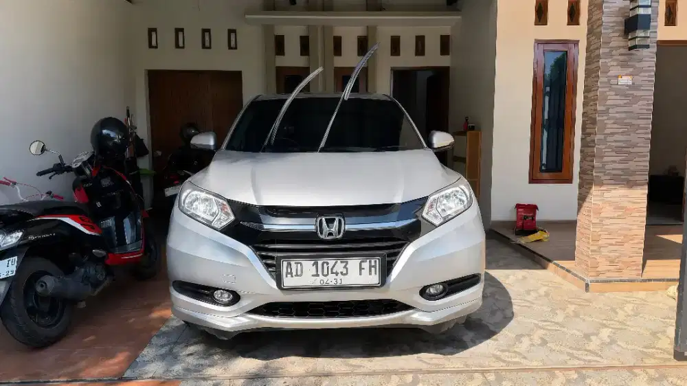 HRV E A/T 2016 SILVER ISTIMEWA