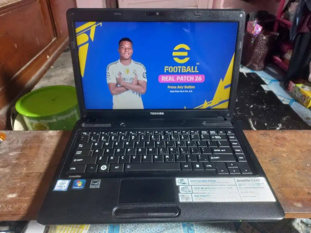 TOSHIBA C640 intel i3 RAM 4 GB SSD+HDD FULLGAMING