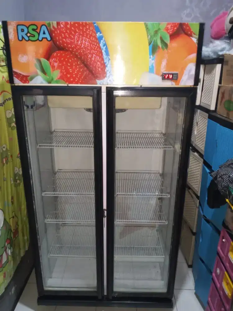 Showcase 2 pintu