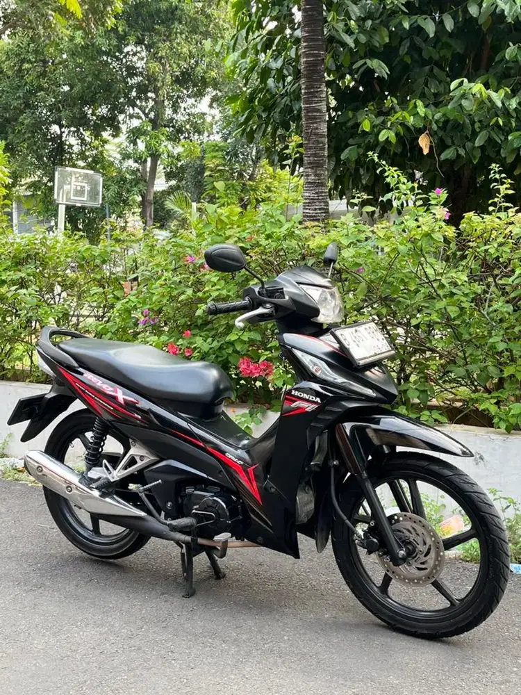 JARANG KETEMU KONDISI BEGINI. DIJUAL Honda Revo X 2018 Tangan Pertama!