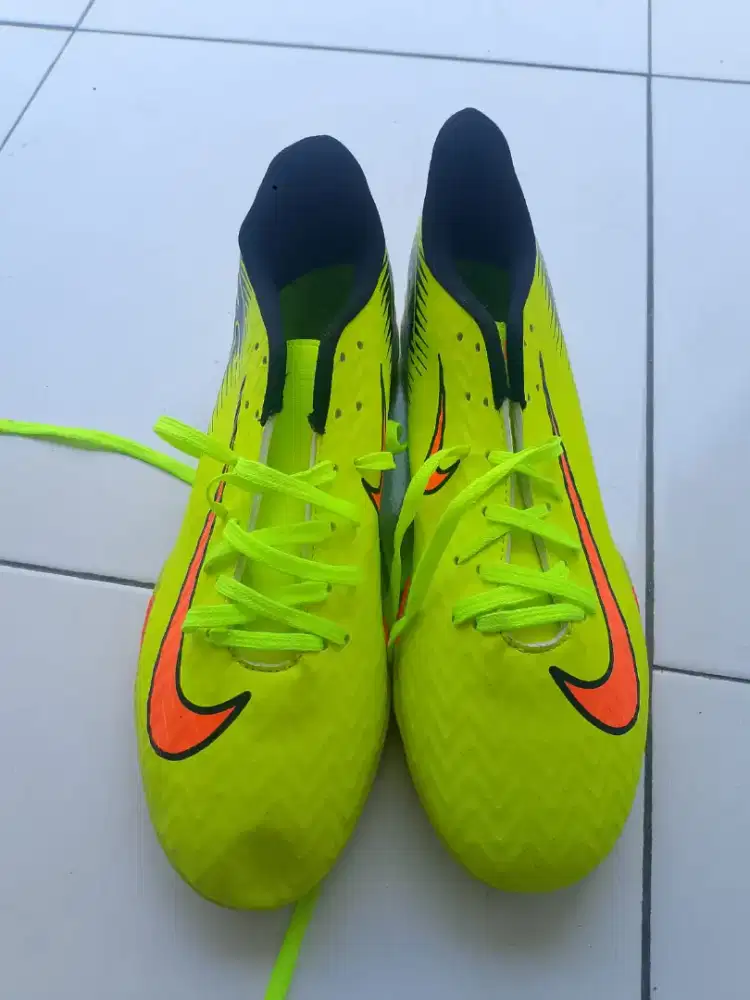 Dijual cepat sepatu bola futsal/mini soccer