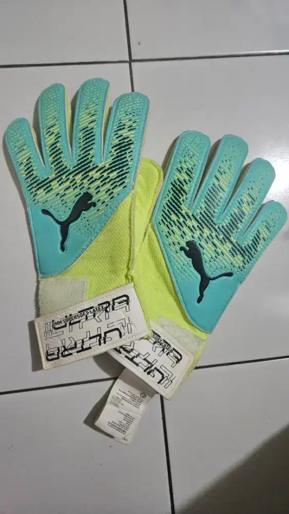 Sarung tangan kiper goal keeper puma ori