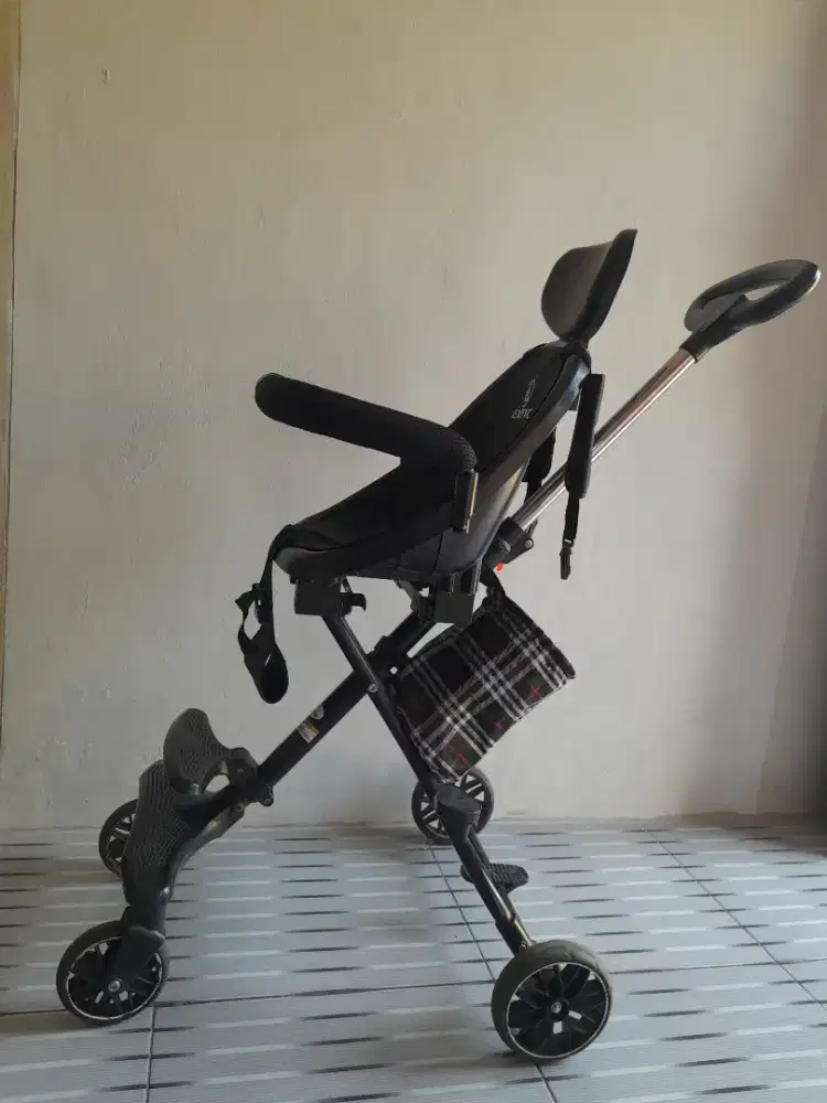 Stroller exotic