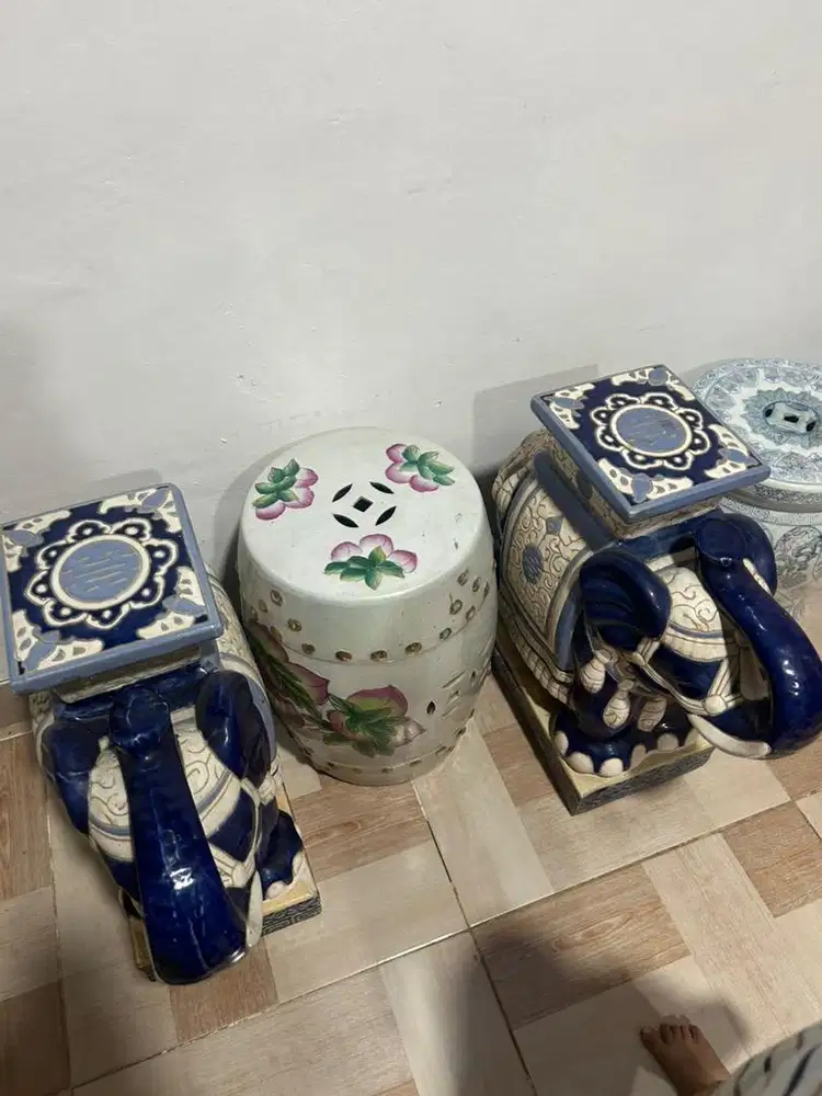 Keramik gajah gentong