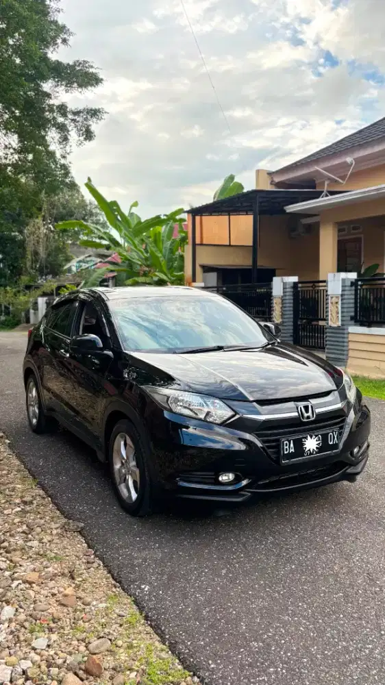 DiJual HR-V tipe E matic lengkap