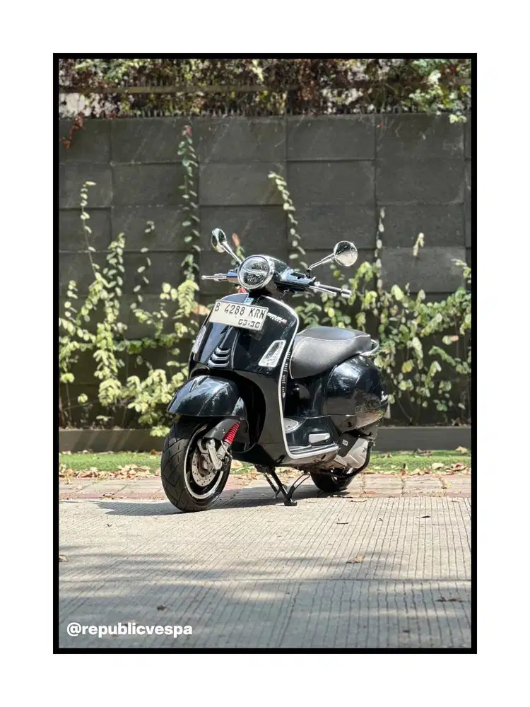 TERMURAH PIAGGIO VESPA GTS 150 4V IGET ABS FACELIFT TAHUN 2020 BLACK
