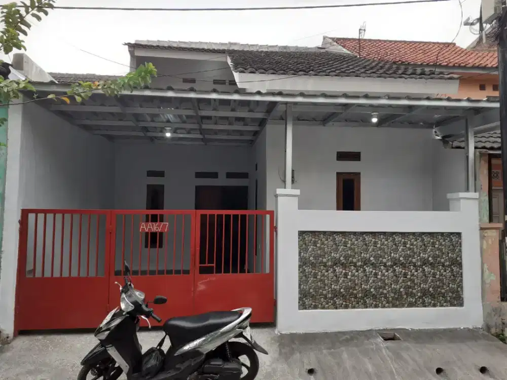 Disewakan rumah 4 kamar tidur garasi 100 m dari stasiun cimekar murah