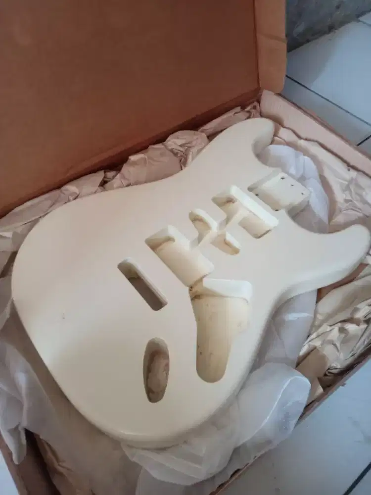 Jual body gitar bahan kayu alder