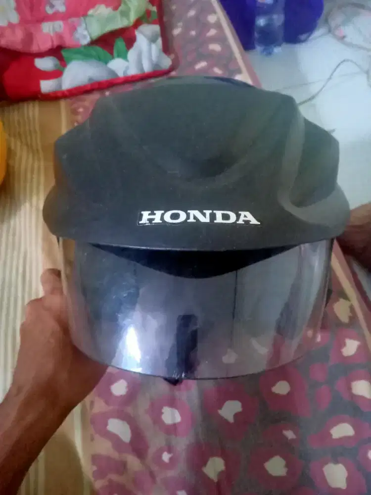 Helm pria  honda