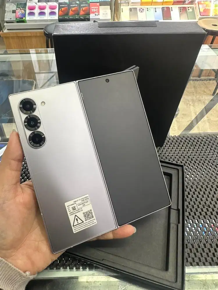 Samsung Galaxy Z Fold 6 12/256GB Ex Garansi Resmi Sein