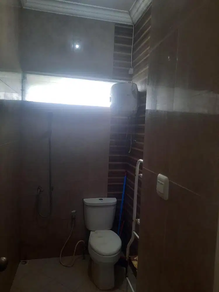 NIN 50 JUTA AC TV KASUR GITAR MEJA KURSI JATI JAM KULKAS DISPENSER DLL