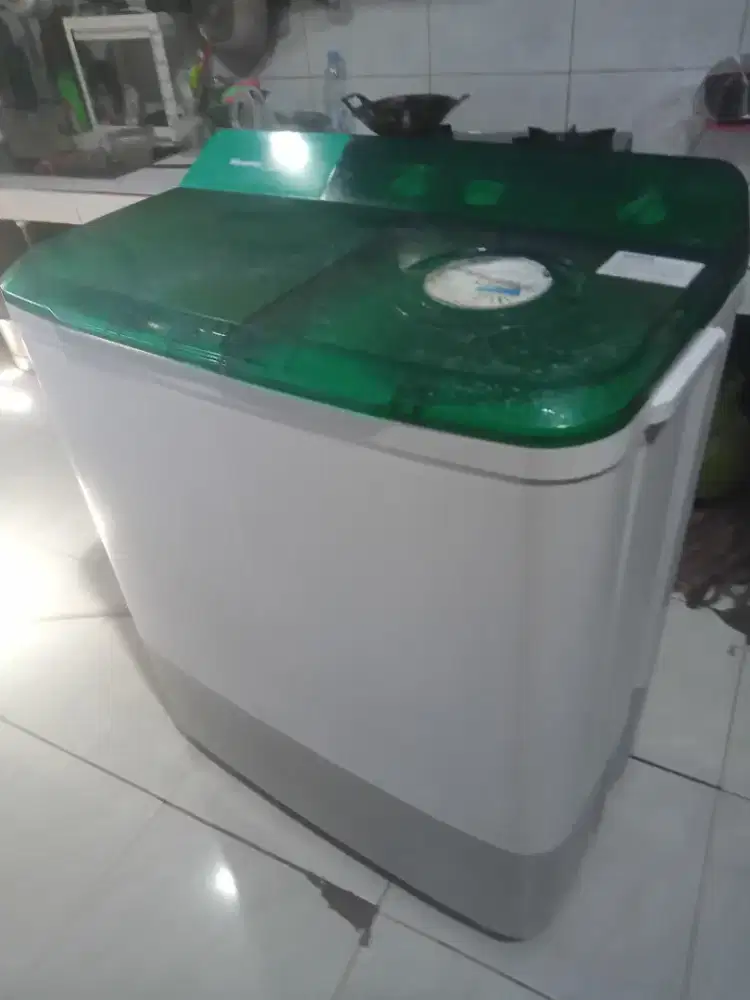 Mesin cuci Hisense 8 kg mulus normal semua