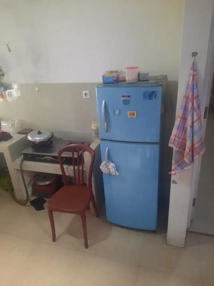 TEN 50 JUTA AC TV KASUR GITAR MEJA KURSI JATI JAM KULKAS DISPENSER DLL