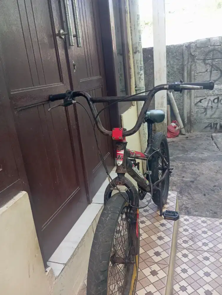 Di jual sepeda BMX merek PACIFI