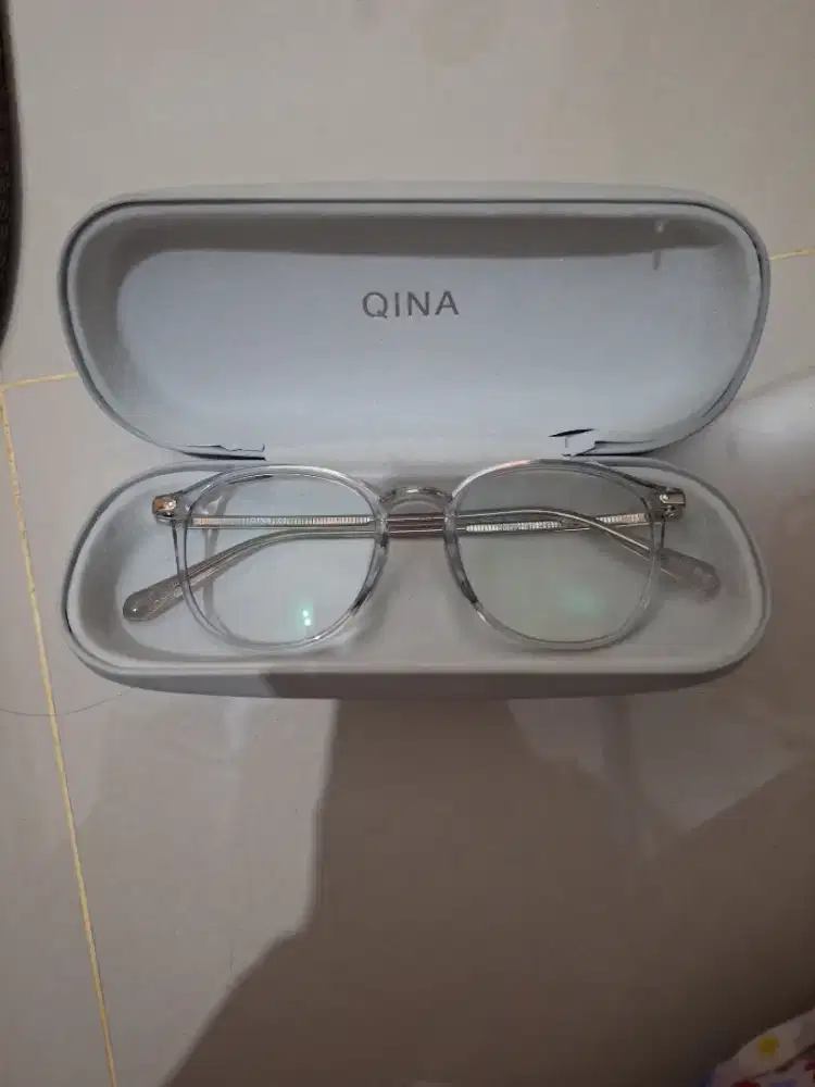Frame Kacamata Qina