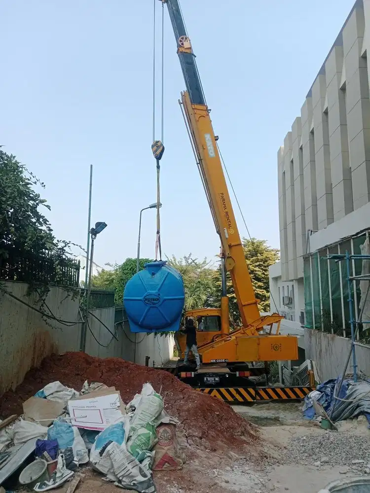 RENTAL FORKLIFT & CRANE JABODETABEK