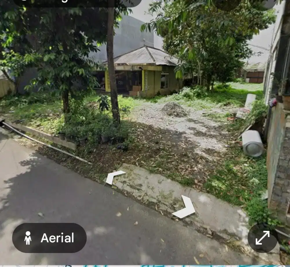 Panjang _+ 70 M, lebar _+ 9,5 M