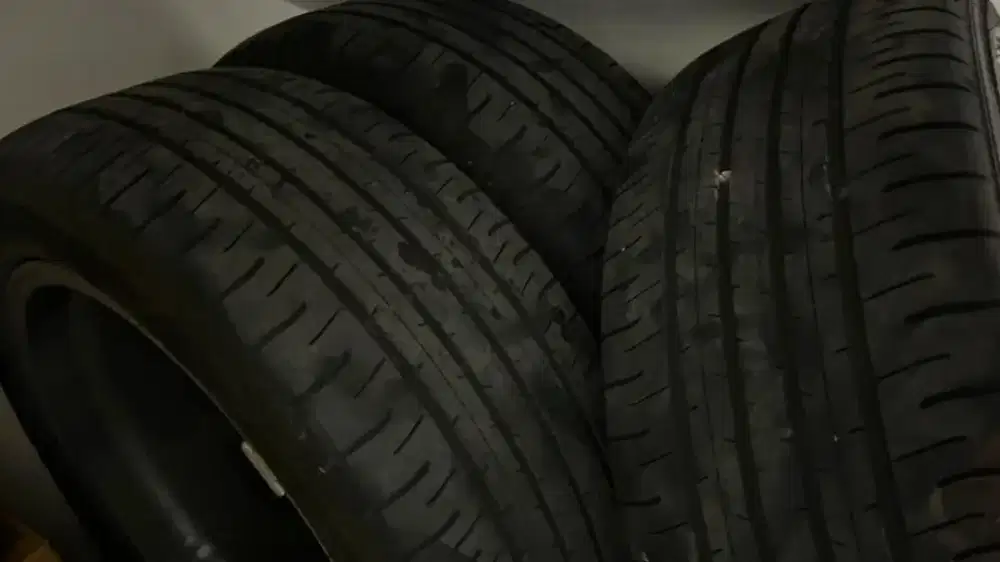 Ban Dunlop sp sport maxx 050 225/50 R18
