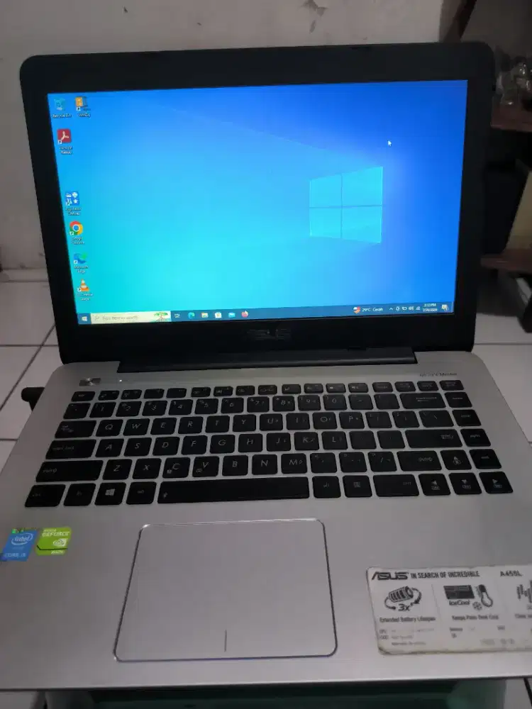Laptop Asus core i5 1TB