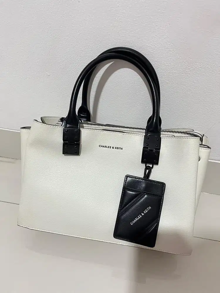 tas charles n keith