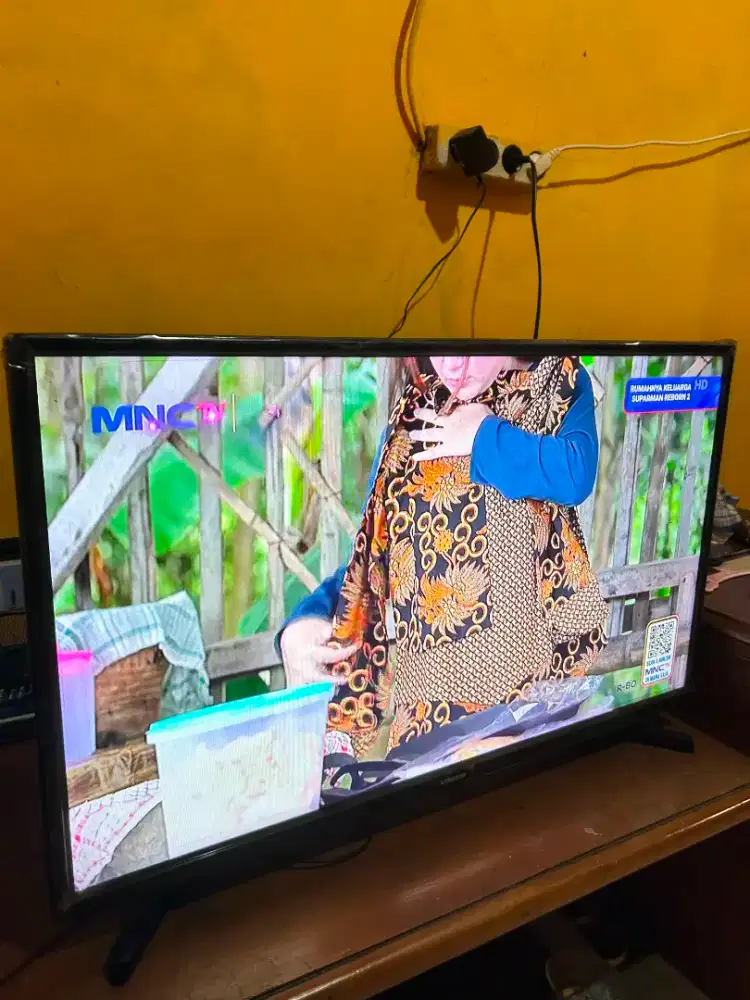 Tv samsung 32 inchi HD