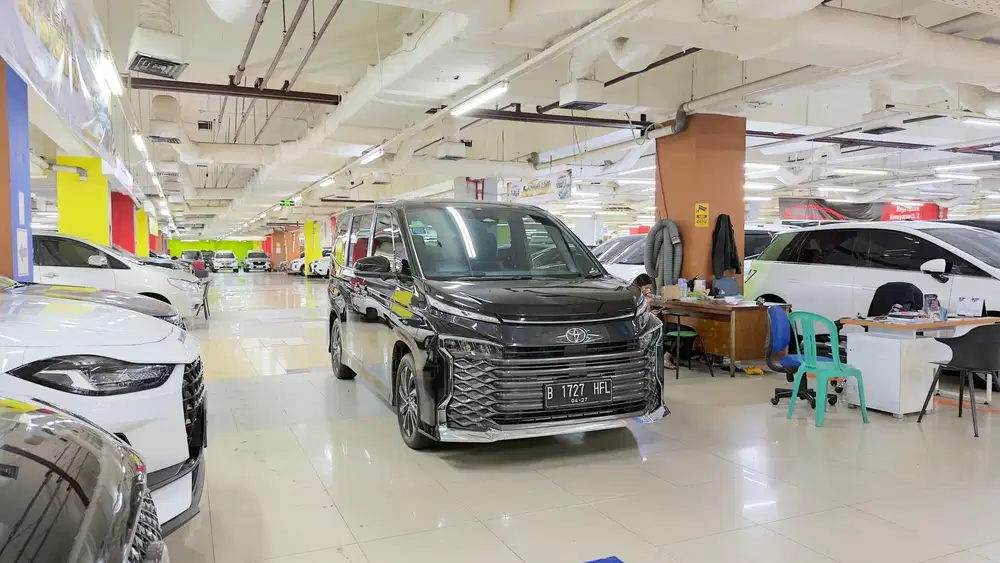Toyota Voxy 2022