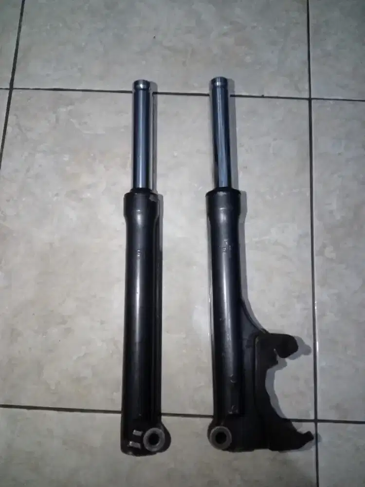 Shockbreaker depan Mio J / Gt 54P