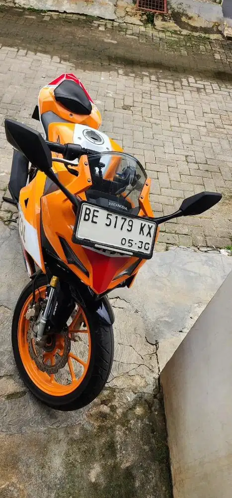 HONDA CBR 150R 2025