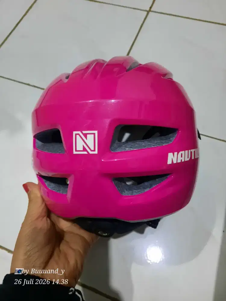 Helm sepeda untuk anak2