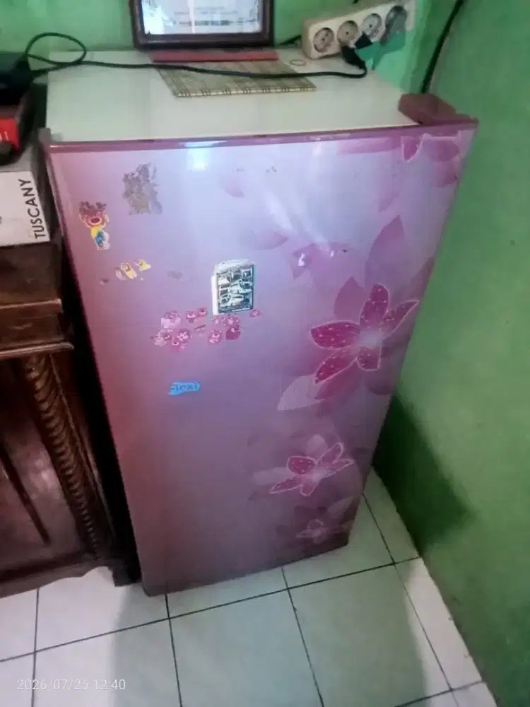 Kulkas Sharp 1 pintu kondisi normal dingin original