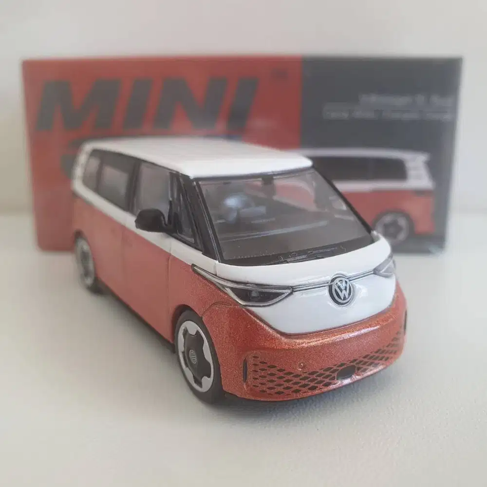 Mini GT 1061 Volkswagen ID.Buzz 1/64 (VW ID Buzz, Orange White )
