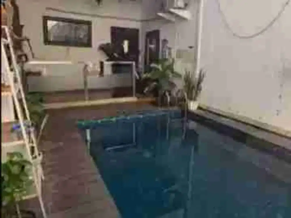 Rumah Lt 405m2 + Kolam renang Jatiwaringin Dkt Ke Jakarta Timur