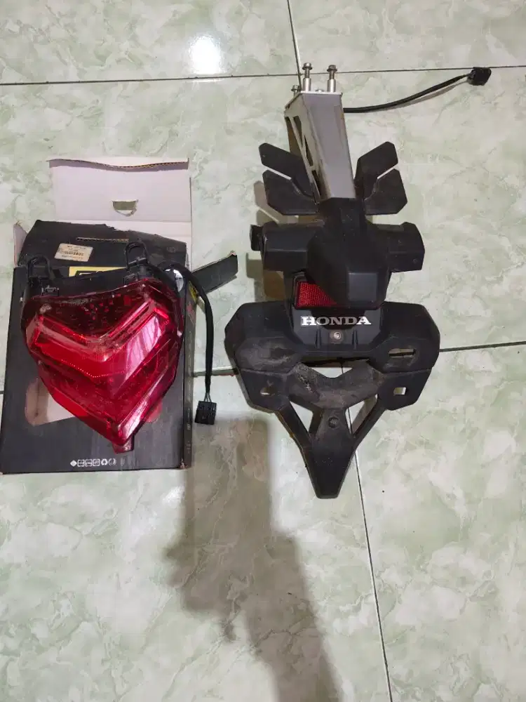 Stoplamp dan spakbor cbr250rr original
