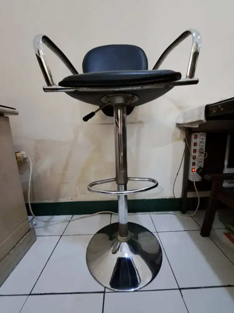 Kursi Bar/kantor/rumah ber-handle