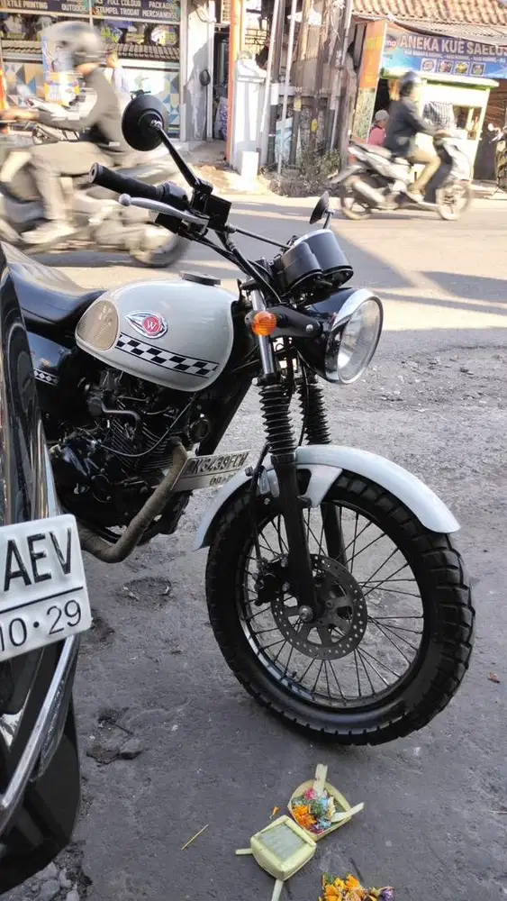 W175 Cafe 2023 $ bintang dewata motor $