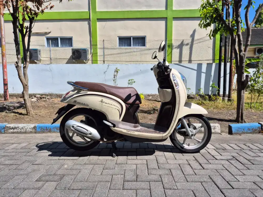HONDA SCOOPY ISS 2016