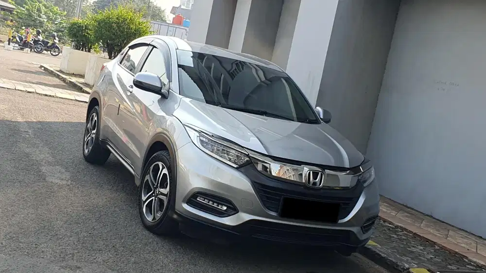 Honda hrv se matic 2020 silver