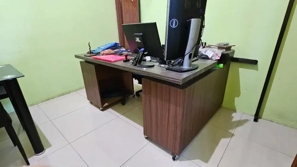 Meja kerja staff letter L 140cm
