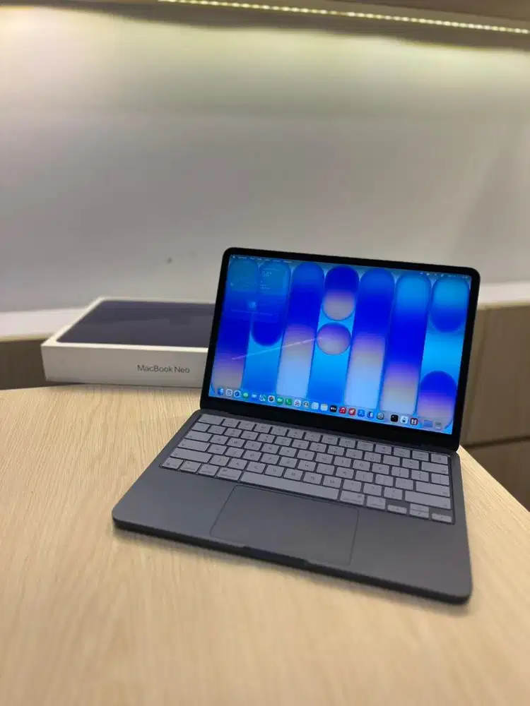 Macbook Neo 8/256 Gb indigo