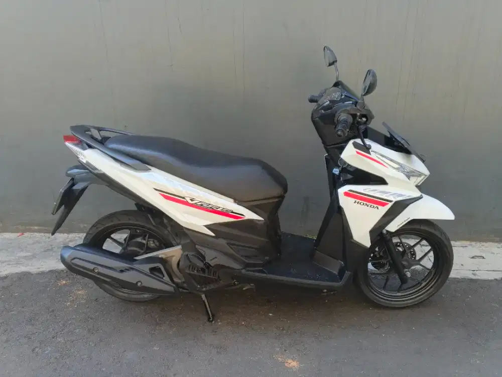 JUAL CEPAT Honda Vario 125 LED old 2017,Super Mulusss.. full ori..