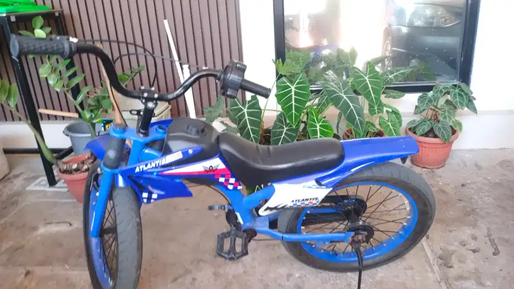 Sepeda anak merk atlantis