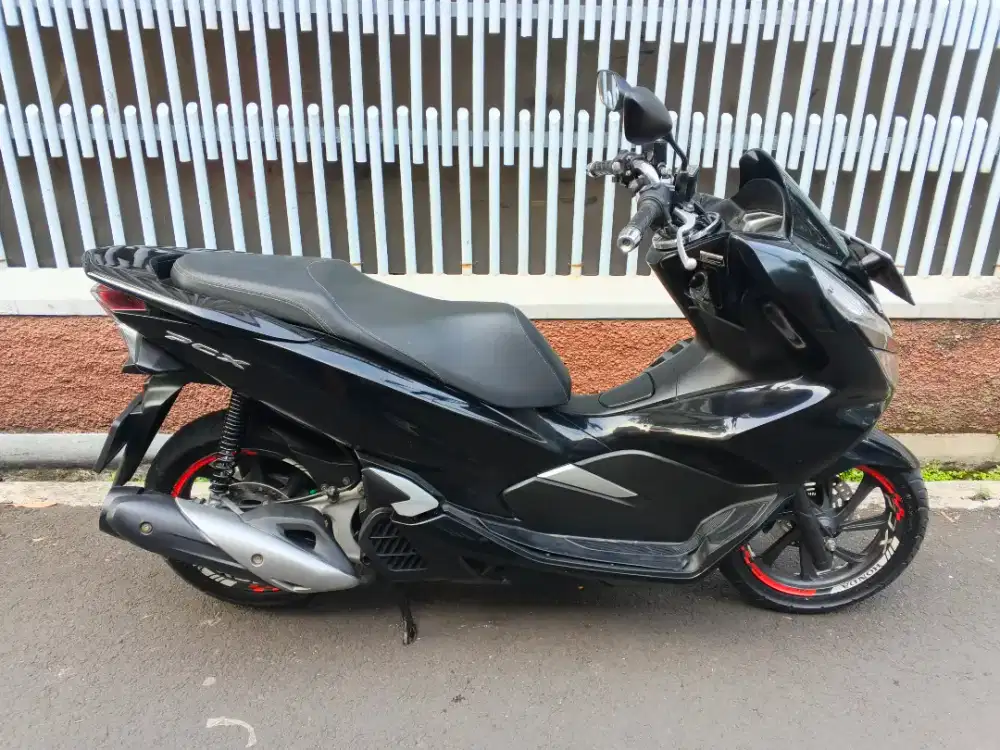 JUAL CEPAT Honda PCX 150 ABS Tahun 2020,Super Mulusss.. Full ori..