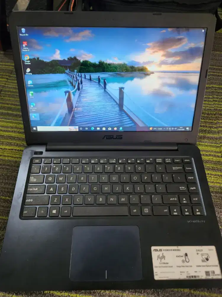 Laptop Asus E402Y