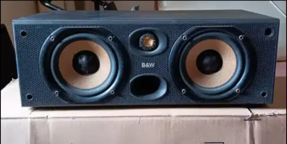 B & W Centre Speaker Pro Logic