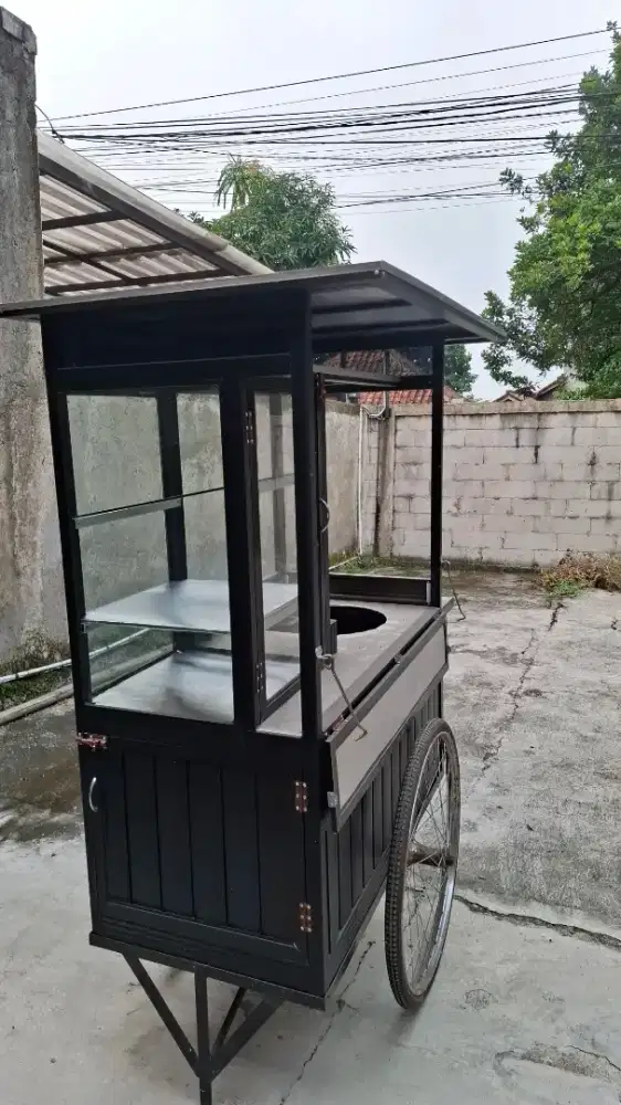 Dijual gerobak bakso dan mie ayam dari baru ga dipake