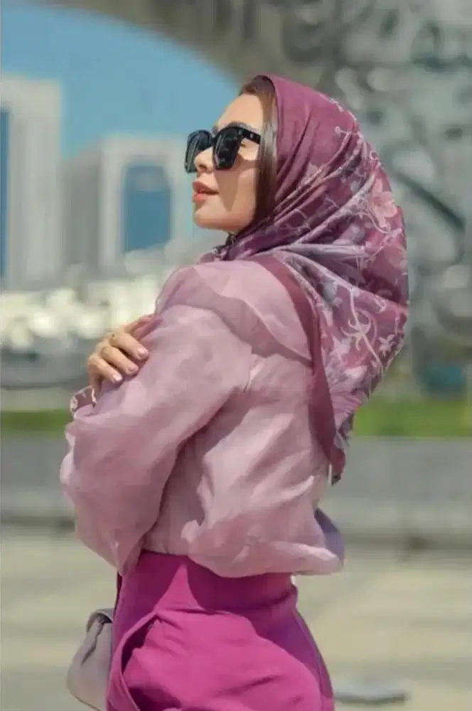 Buttonscarves Dubai Voile Square New Magenta