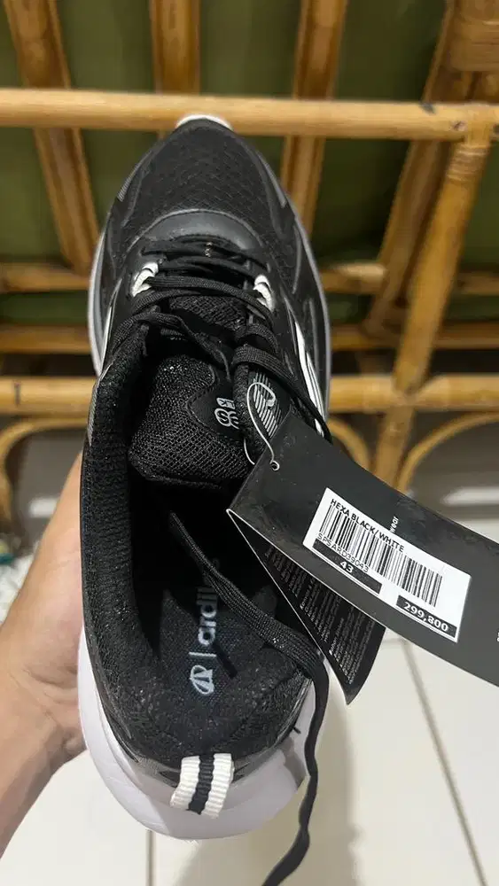 Sepatu Ardiles HEXA 43 BU salah ukuran