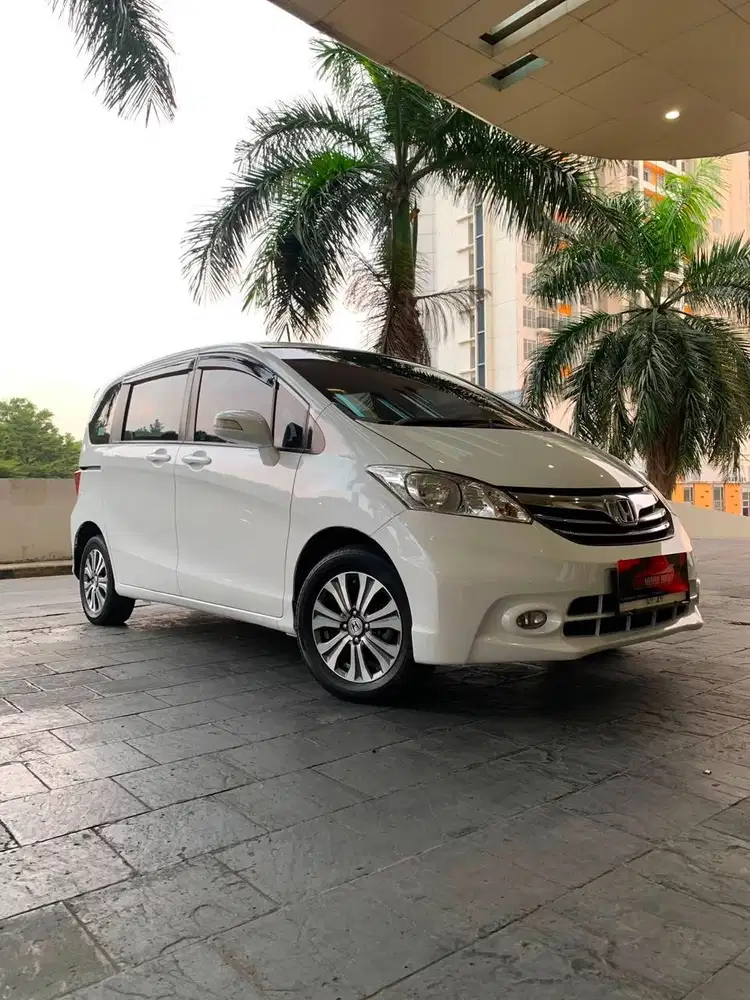 Honda FREED PSD AT 2013