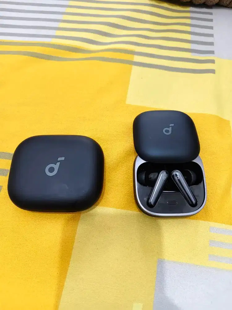 Dijual Soundcore Aerofit 2 true wireless dan Soundcore Liberty 5