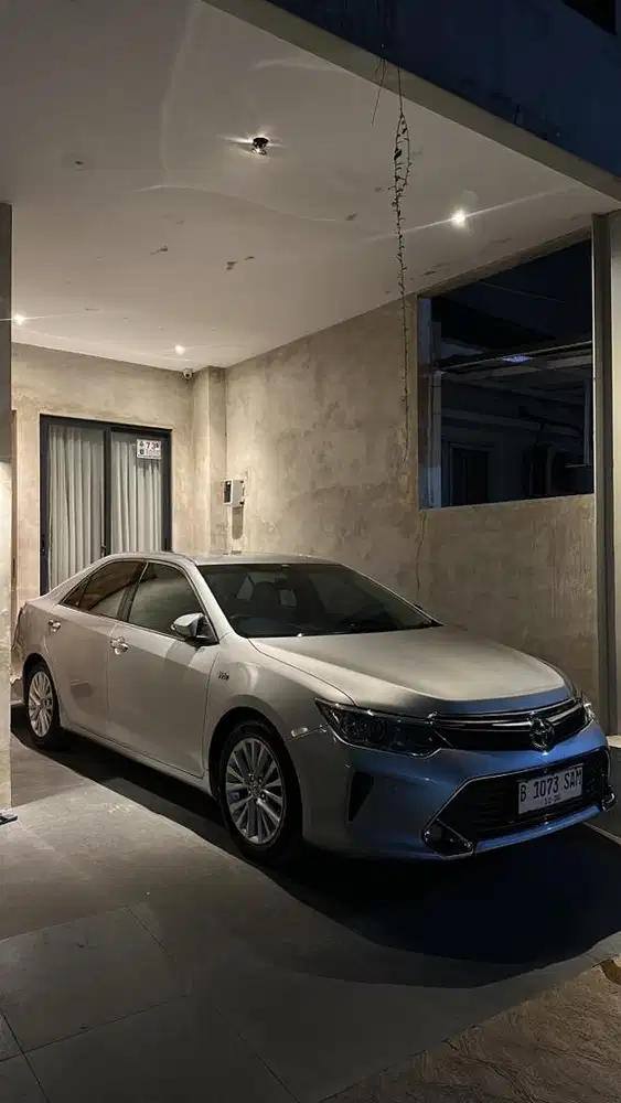 Toyota Camry 2.5 V 2015